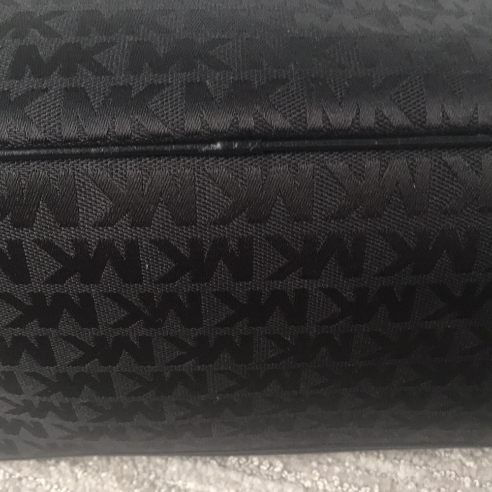 Michael Kors Black Canvas bucket purse - Picture 6 of 12